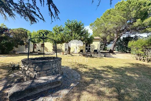 Villa in Saint-Saturnin-lès-Apt, Vaucluse