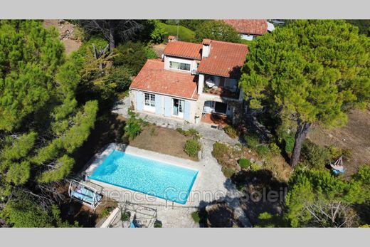 Вилла, Châteauneuf-Grasse, Alpes-Maritimes