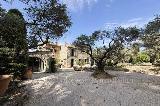Willa w Saint-Rémy-de-Provence, Bouches-du-Rhône