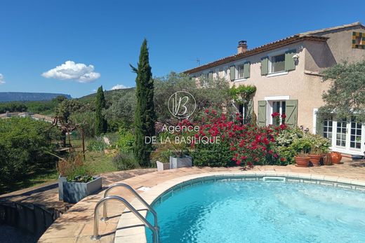 Villa in Seillons-Source-d'Argens, Var