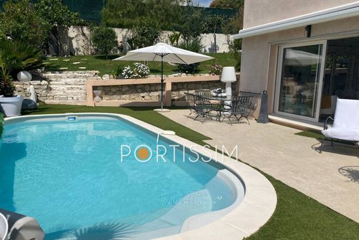 Villa in La Colle-sur-Loup, Alpes-Maritimes