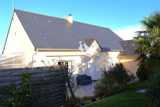 Villa in Dinan, Côtes-d'Armor