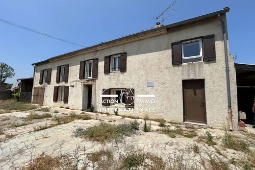 빌라 / Saint-Martin-de-Crau, Bouches-du-Rhône