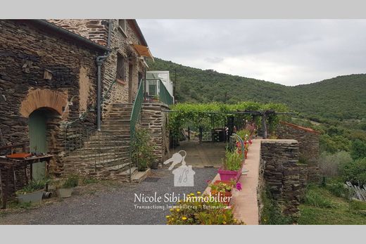 Villa in Ille-sur-Têt, Pyrénées-Orientales