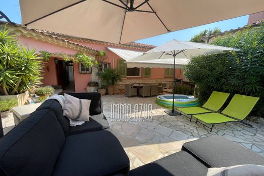 Villa in Tourrettes-sur-Loup, Alpes-Maritimes