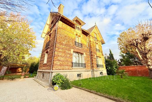Willa w Maisons-Laffitte, Yvelines