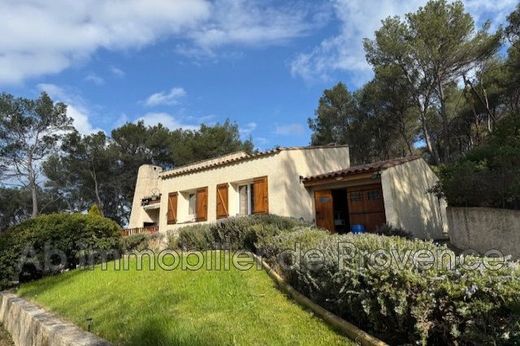 Villa in Rognes, Bouches-du-Rhône