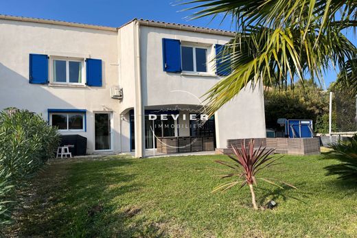 Villa en Saint-Geniès-des-Mourgues, Herault