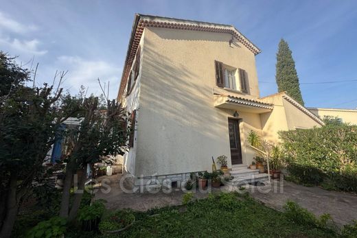 Toulon, Varのヴィラ