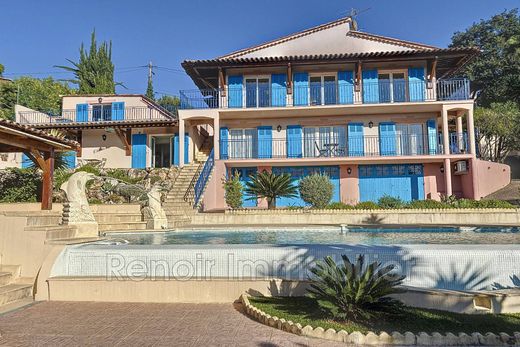 Cagnes-sur-Mer, Alpes-Maritimesのヴィラ