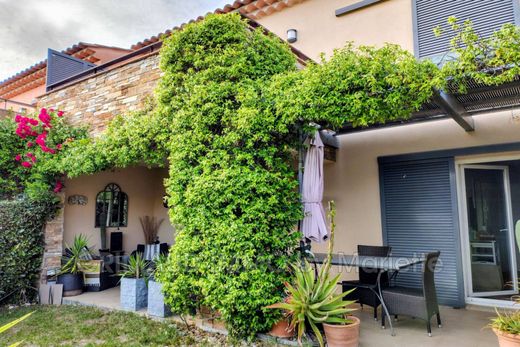 Villa a Le Plan-de-la-Tour, Var