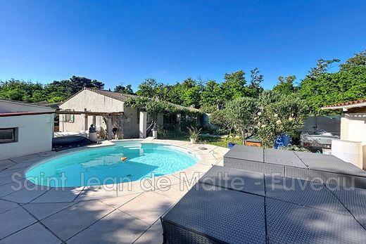 Villa in Gardanne, Bouches-du-Rhône