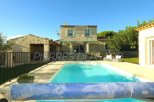 Villa à Saint-Quentin-la-Poterie, Gard