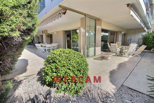 カンヌ, Alpes-Maritimesのアパートメント