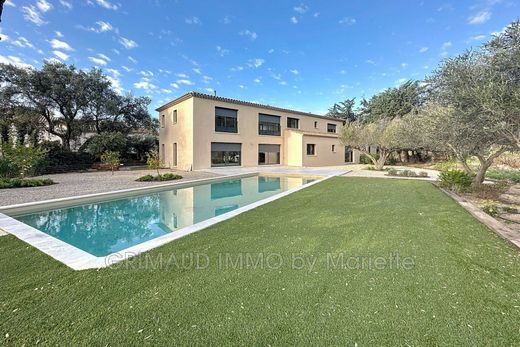 빌라 / Le Plan-de-la-Tour, Var