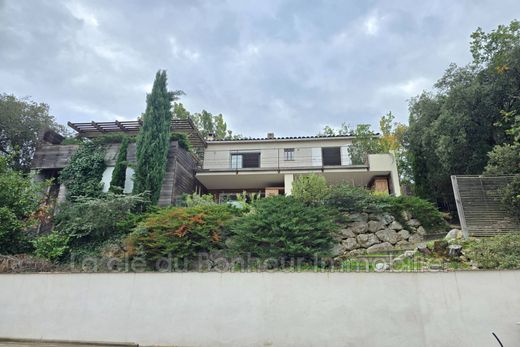 Villa in Esparron-de-Verdon, Alpes-de-Haute-Provence