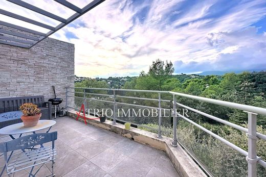 Apartment / Etagenwohnung in Cagnes-sur-Mer, Alpes-Maritimes