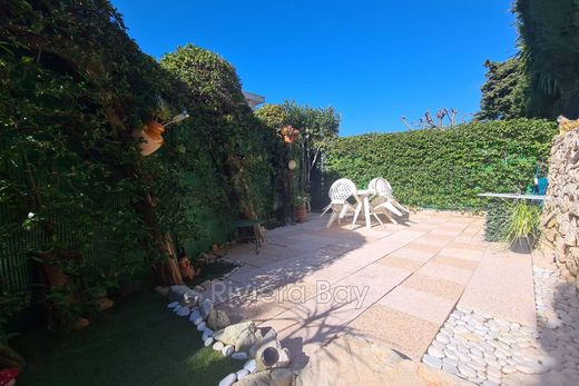 Apartment / Etagenwohnung in Nizza, Alpes-Maritimes