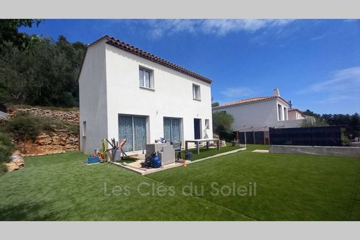 Вилла, Le Revest-les-Eaux, Var