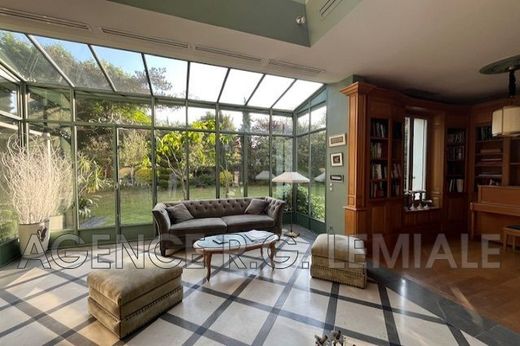 Villa in Maisons-Laffitte, Yvelines
