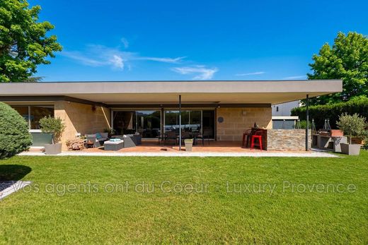 Villa in Gardanne, Bouches-du-Rhône