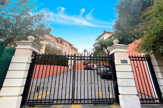 Apartment / Etagenwohnung in Nizza, Alpes-Maritimes
