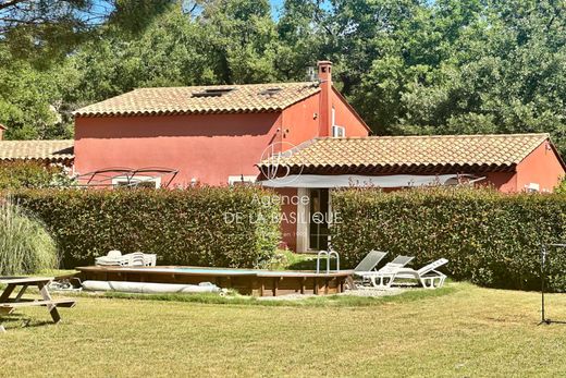 Willa w Saint-Maximin-la-Sainte-Baume, Var
