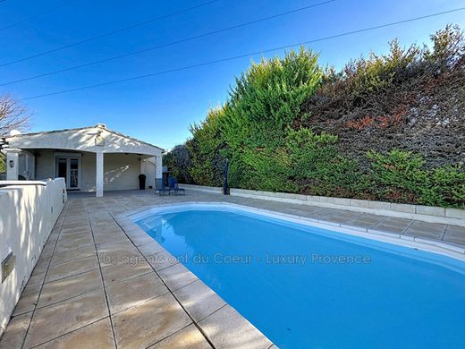 Villa a Gardanne, Bocche del Rodano