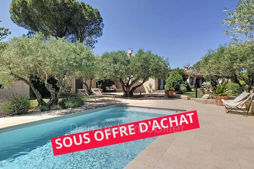 Villa in Saint-Saturnin-lès-Avignon, Vaucluse