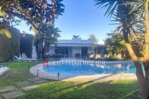 Villa in Cagnes-sur-Mer, Alpes-Maritimes