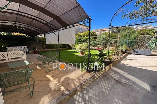 아파트 / Saint-Laurent-du-Var, Alpes-Maritimes