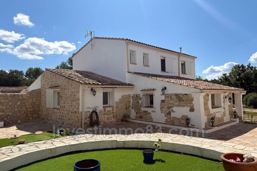 Βίλα σε Saint-Maximin-la-Sainte-Baume, Var