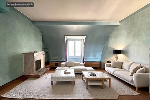 Apartment in Tour Eiffel, Invalides – Ecole Militaire, Saint-Thomas d’Aquin, Paris