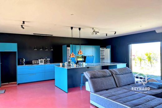 Вилла, Salasc, Hérault