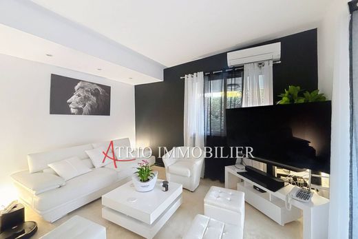 Villa in Cagnes-sur-Mer, Alpes-Maritimes
