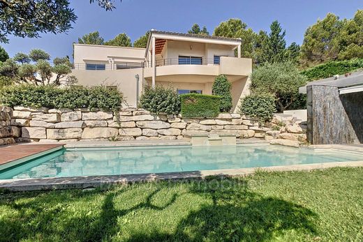 Villa à Saint-Saturnin-lès-Avignon, Vaucluse