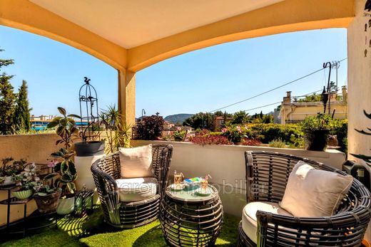 Villa in Mandelieu-la-Napoule, Alpes-Maritimes