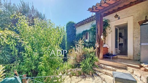 Villa en Saint-Cézaire-sur-Siagne, Alpes Marítimos