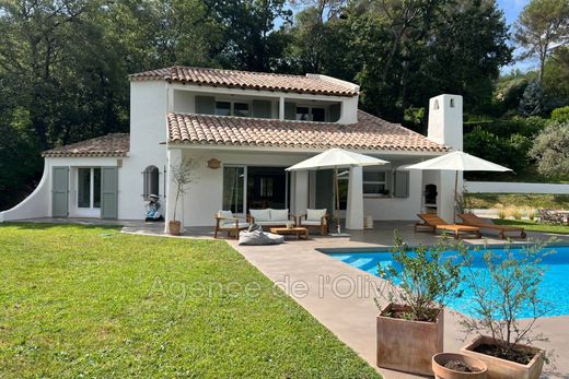 Villa in Roquefort-les-Pins, Alpes-Maritimes