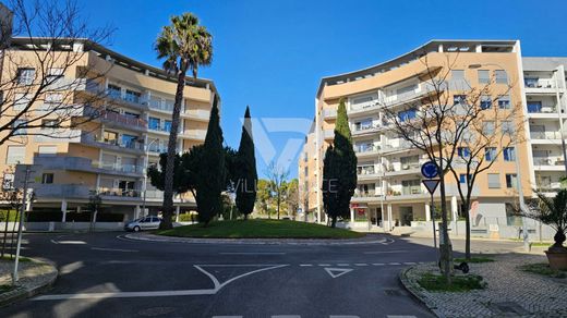 Apartment / Etagenwohnung in Cascais, Lissabon