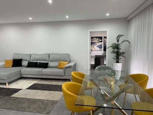 Apartment / Etagenwohnung in Olhão, Distrito de Faro