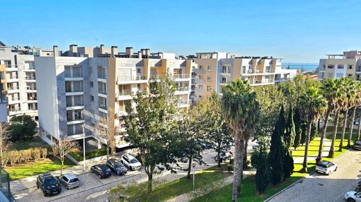 Apartment / Etagenwohnung in Cascais, Lissabon