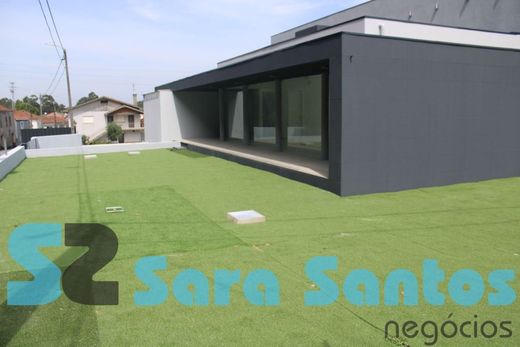 Casa de lujo en Santa Maria da Feira, Aveiro