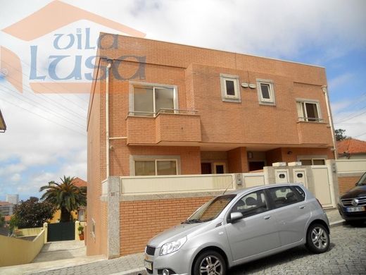 Casa di lusso a Vila Nova de Gaia, Oporto