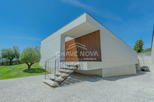 Элитный дом, Santa Maria da Feira, Distrito de Aveiro