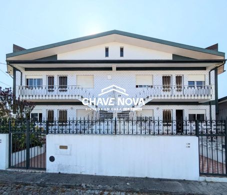 Casa de lujo en Santa Maria da Feira, Aveiro