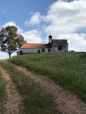 Moura, Distrito de Bejaのカントリー風またはファームハウス