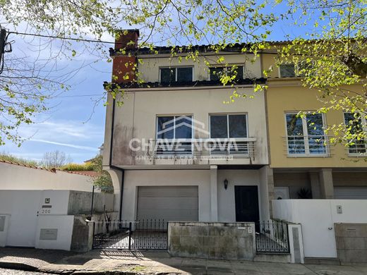 Casa di lusso a Vila Nova de Gaia, Oporto