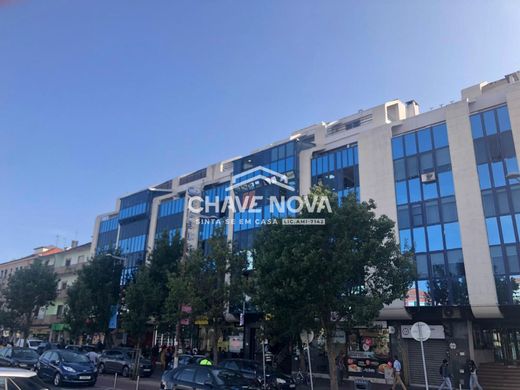 Amadora, Distrito de Lisboaのアパートメント