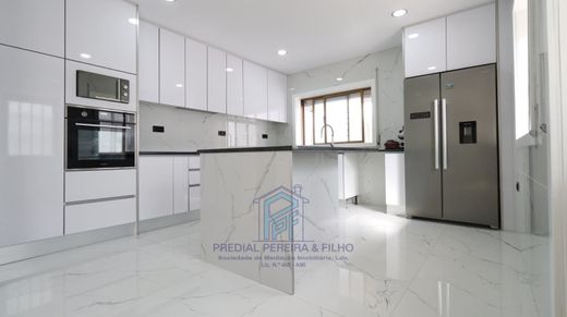 منزل ﻓﻲ Gondomar, Distrito do Porto